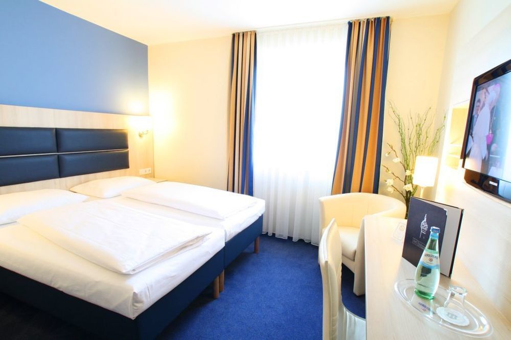 Hotel Roedelheimer Hof - Am Wasserturm Φραγκφούρτη Εξωτερικό φωτογραφία