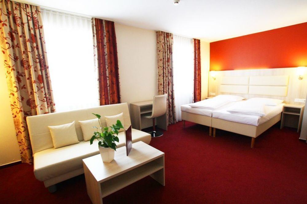 Hotel Roedelheimer Hof - Am Wasserturm Φραγκφούρτη Εξωτερικό φωτογραφία
