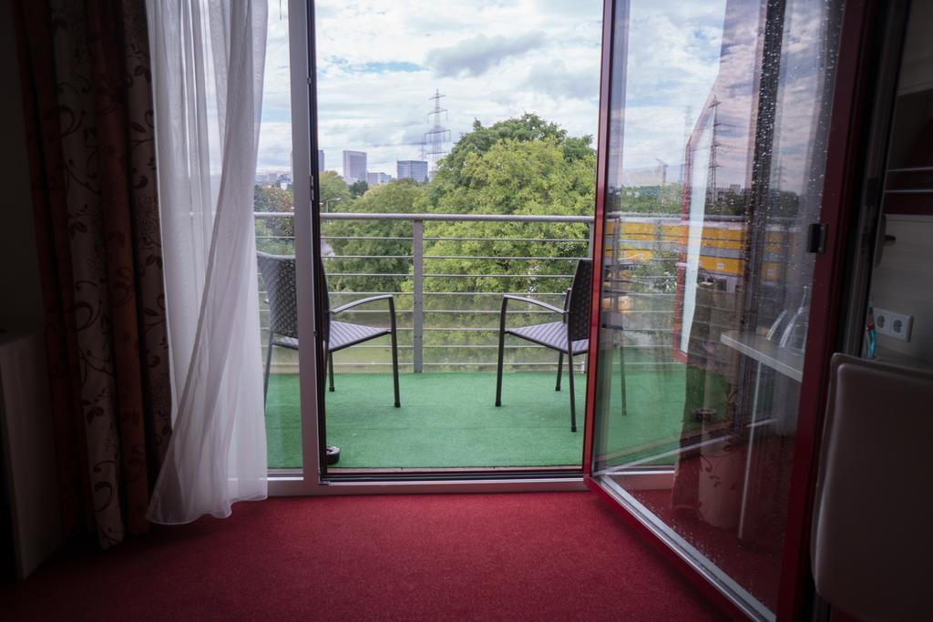 Hotel Roedelheimer Hof - Am Wasserturm Φραγκφούρτη Δωμάτιο φωτογραφία