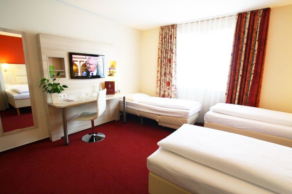 Hotel Roedelheimer Hof - Am Wasserturm Φραγκφούρτη Εξωτερικό φωτογραφία