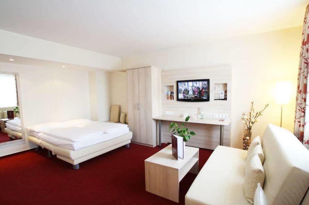 Hotel Roedelheimer Hof - Am Wasserturm Φραγκφούρτη Εξωτερικό φωτογραφία